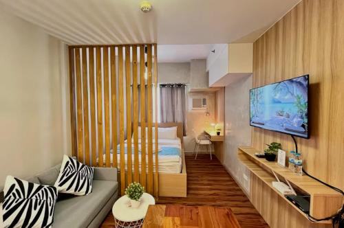 1BR Condotel Ridgewood Towers Near BGC Airport #RW17, Manila