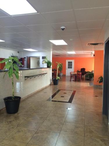 ردهة, هاورد جونسون باي ويندام ونتر هيفين، فلوريدا (Howard Johnson by Wyndham Winter Haven FL) in وينتر هيفن