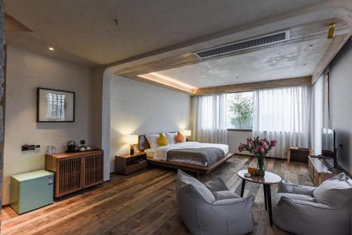 . Chongqing Staying Cultural Holiday Homestay