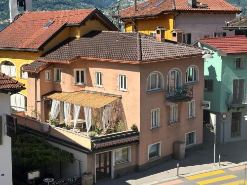 Zunanjost, Casa Papavero in Vira