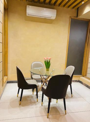 Al Makkah Hotel in Karachi