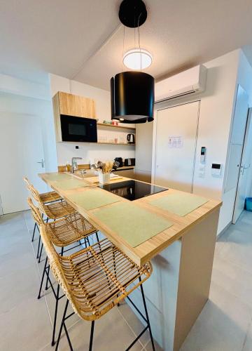 Facilities, Nice apartment with garden direct access to beach,Parking free near Le Surfing