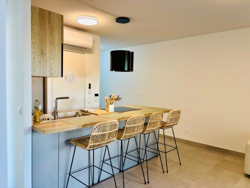 Kitchen, Nice apartment with garden direct access to beach,Parking free near Le Surfing