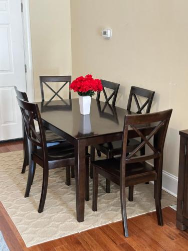 MooreField Suites Greensboro East in แม็คลียส์วิลล์ (เอ็นซี)