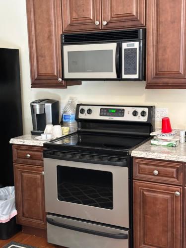 MooreField Suites Greensboro East in แม็คลียส์วิลล์ (เอ็นซี)