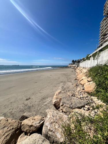 Marlantt Beach House in Ballenita