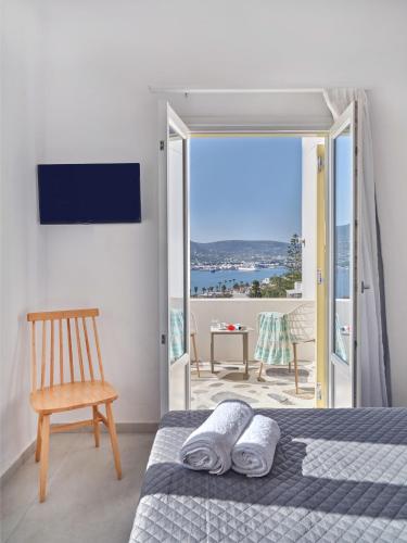 Double Room with Sea View image 4