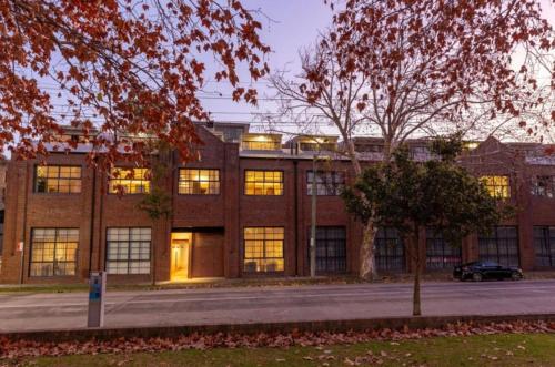 Glebe NYC-Style Luxury Loft Apartment on Wentworth Park in Glebe