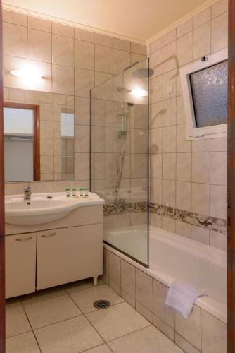 Eri Beach & Village Hotel – Hersonissos, LA