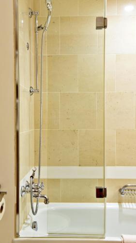 Single Room image 5