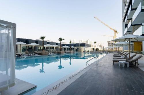 Velvet 1br Serenity Pool View & Free Amenities!, Dubai (photo 9)