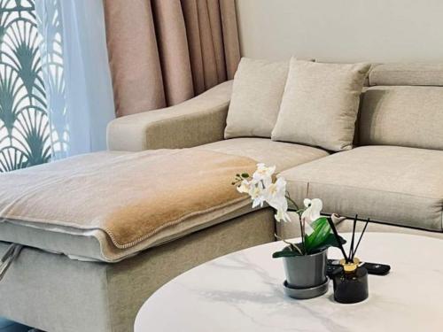Velvet 1br Serenity Pool View & Free Amenities!, Dubai (photo 3)