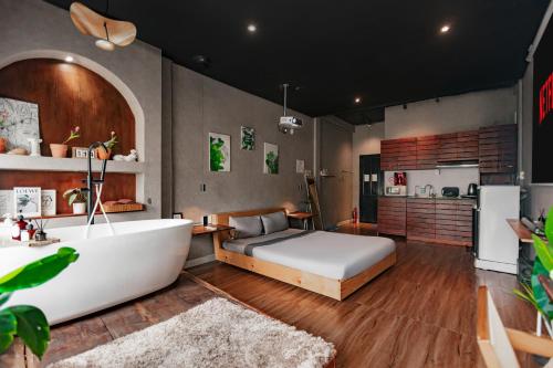 Saigon Hideout New World View