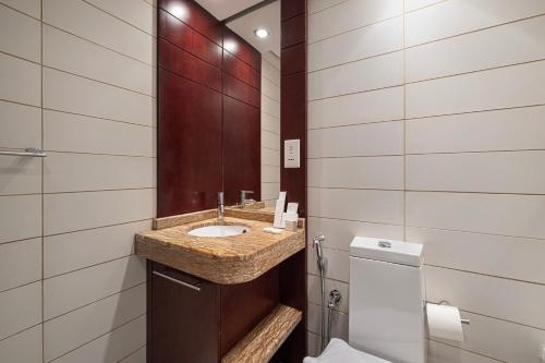Serene Cozy 2BR Near Burj Khalifa, Dubaj (zdjęcie 8)
