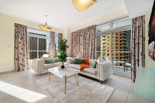 Serene Cozy 2BR Near Burj Khalifa, Dubaj (zdjęcie 2)
