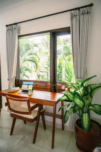 Aed, Kala Surf Camp in Uluwatu