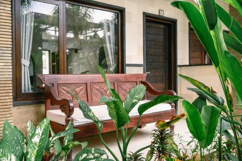 Aed, Kala Surf Camp in Uluwatu