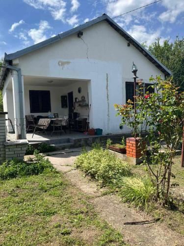 Vikendica Mali Pozarevac in Mala Ivanča