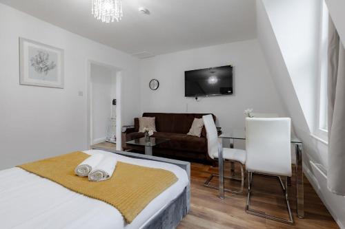 Nestio - Paddington Serviced Studios! - image 12