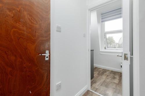 Nestio - Paddington Serviced Studios! - image 2