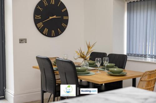 Facilities, 2 Bedroom Apartment By Green Haven Escapes Short Lets & Serviced Accommodation In Leeds with Free Wi in Far Royds