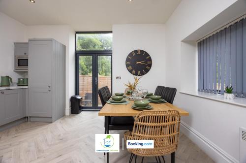 Facilities, 2 Bedroom Apartment By Green Haven Escapes Short Lets & Serviced Accommodation In Leeds with Free Wi in Far Royds