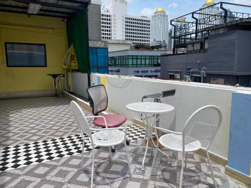 room detail thumbnail 1