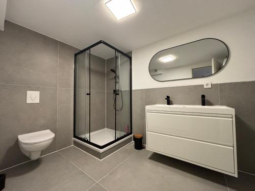 135qm - 6 rooms - city - 2 bathrooms - free parking - MalliBase Apartments, Hannover (fotografie 2)