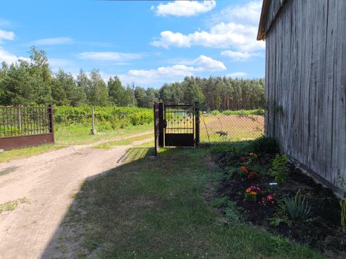 Agroturystyka Zacisze nad Pilicą (Agroturystyka Zacisze nad Pilica) in Брзецке