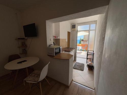 Studio in a quiet neighbourhood near central Igalo, Igalo (fotografie 4)