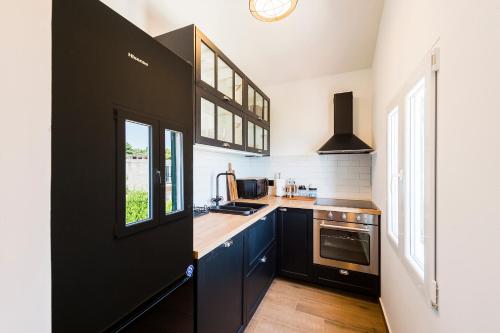 Holiday in Zečevo (Holiday in Zecevo) in เซเชโว โรกอซนิคโก