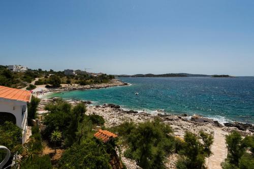 Holiday in Zečevo (Holiday in Zecevo) in เซเชโว โรกอซนิคโก