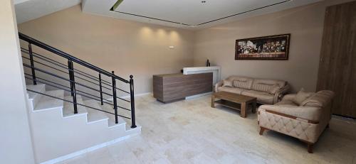 Oprema, Hotel Pojata in Gjilan