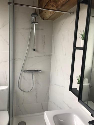 Studio proche forêt (Studio proche foret) in 茹伊昂若薩