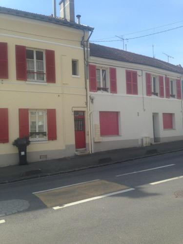 Studio proche forêt (Studio proche foret) in 茹伊昂若薩