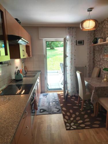 2-Zimmerwohnung, 80qm mit Terrasse und großem Garten bei Frankfurt am Main in Bad Vilbel