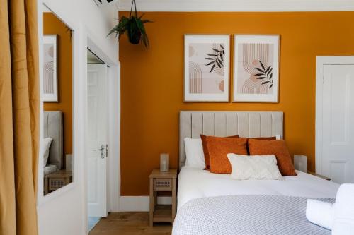 Hyde Park Designer Serviced Apartments with A/C - image 6