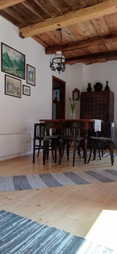 Iekārtas, Karádi Vendégház (Karadi Vendeghaz) in Háromhuta