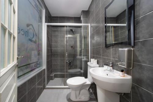 Standard Double Suite image 1