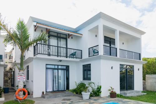 Oasis Marine Gravier Plage in Rodrigues