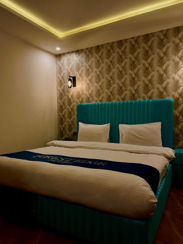Forest Edge Hotel - image 8