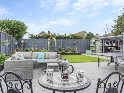 Exterior view, Garden View in Littledown and Iford