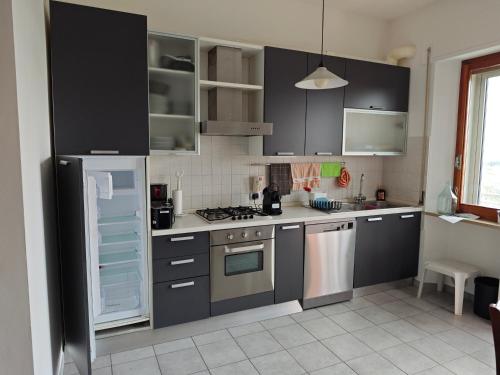 廚房, CASA DORIS Montecarotto, Le Marche - Top Lage, Glasfaser WIFI, neu renoviert in 蒙泰卡羅托