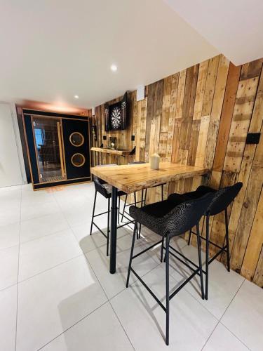 GITE Au 21 Loveroom in Beaumont-la-Ronce