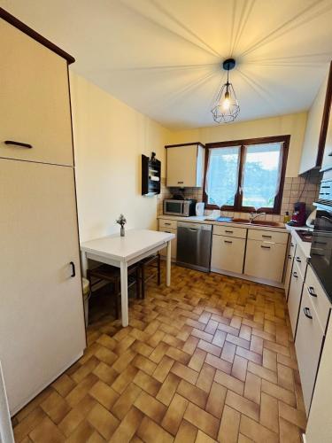 GITE Au 21 Loveroom in Beaumont-la-Ronce
