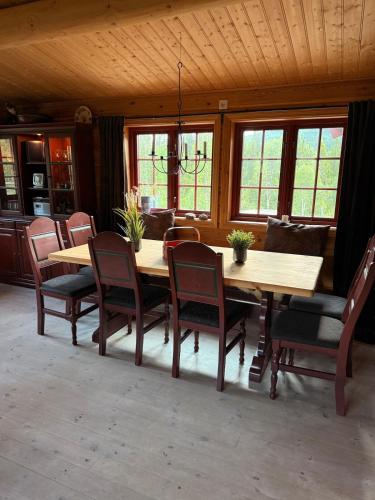virtuve, Spacious mountain cabin in Valdres with 3 bedrooms in Vevle