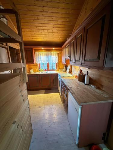 virtuve, Spacious mountain cabin in Valdres with 3 bedrooms in Vevle