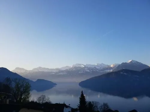 Ruhe-Oase mit traumhafter Sicht auf den Vierwaldstättersee in Weggis, Schweiz