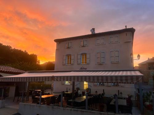 Auberge du Bourguet in 拉馬爾特爾