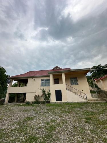 Quba Dağ Mənzərəli Bağ Evi Quba Mountain View Garden House (Quba Dag Mənzərəli Bag Evi Quba Mountain View Garden House) in Qırızdəhnə